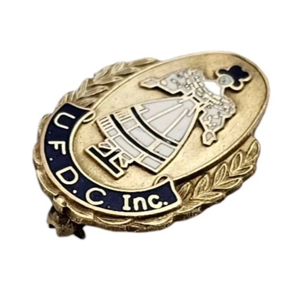 10K UFDC United Federation Doll Club Inc. Vintage Pin L425